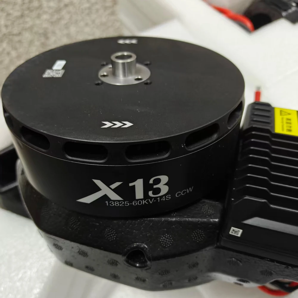 

Hobbywing X13 14S 18S Power System Maximum Load 54-56kg for 4-axis 50L Multirotor Agricultural Spraying Drone