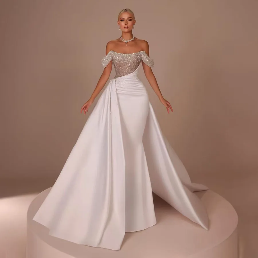 2025 Abiti da sposa a sirena di lusso con perline scintillanti pieghe abiti da ballo in raso treno staccabile formale sposa spiaggia festa personalizzata