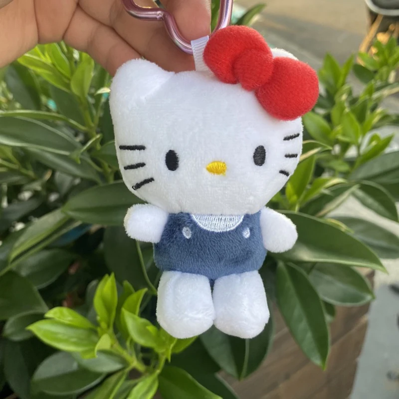 Sanrio-小さな女の子のためのハローキティぬいぐるみキーホルダー、カワイイアニメのおもちゃ、バックパックのペンダント、バッグアクセサリー、女の子のためのギフト、ローブ、8cm