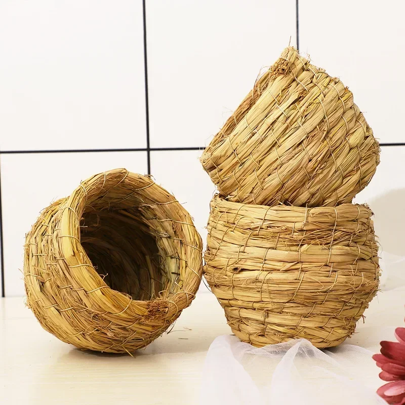 Handmade Woven Straw Bird Nest Breeding Nest Hatch House Birdcage Birdhouse For Parrot Parakeet Cockatiel Lovebird Dove Pigeon