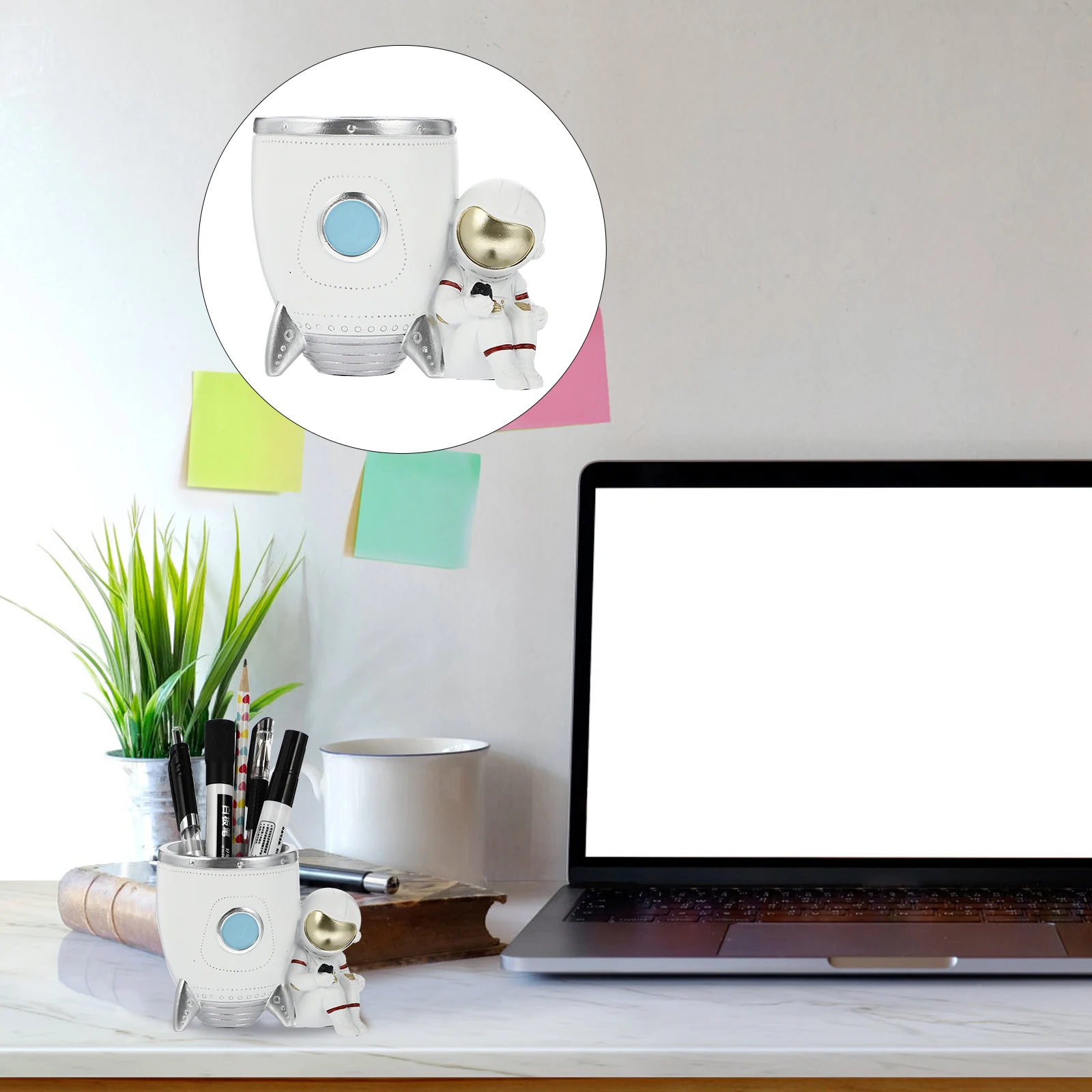 

Creative Resin Astronaut Rocket Pen Holder Desktop Stationery Organizer Decorative Craft Resin Pen Holder