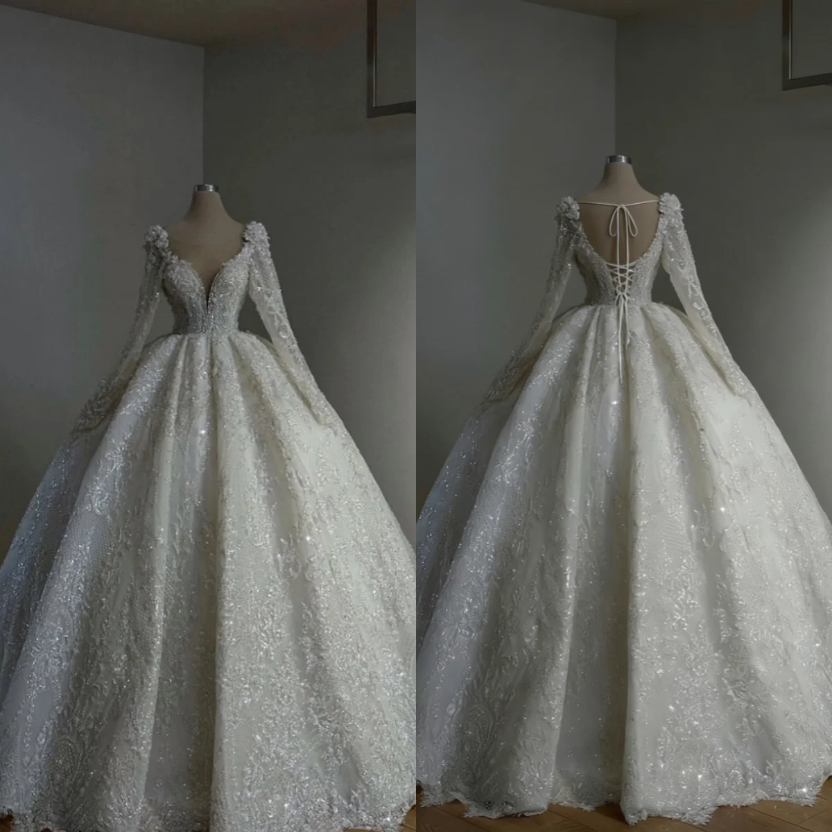 

Custom Vintage Plunging V Neck Ball Gown Wedding Dress 2026 Luxury Lace Beaded Bridal Cathedral Train Plus Size Vestido De Novia