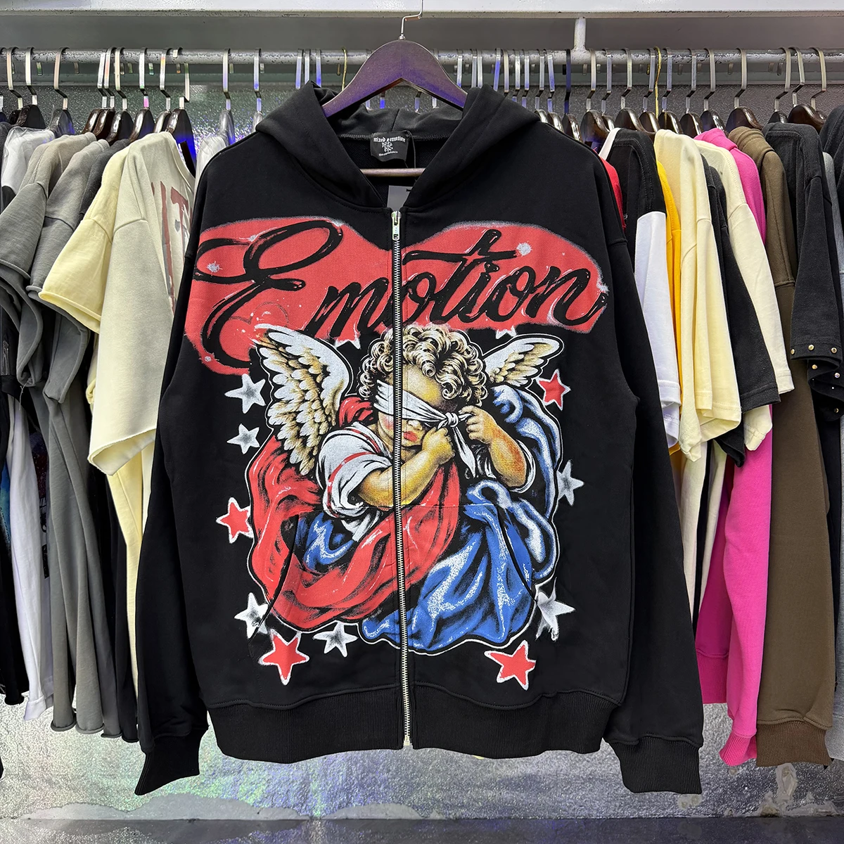 Moletom com zíper e estampa gráfica de emoção, estilo streetwear urbano, masculino, com estampa de anjo cherub, jaqueta oversized preta, 100% algodão,