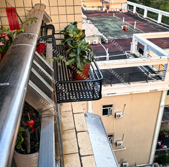Expansive Iron Art Balcony Rail Organizer Elegant Decorative Hanging Pot Holder European-Style Flower Stand Urban Green Space