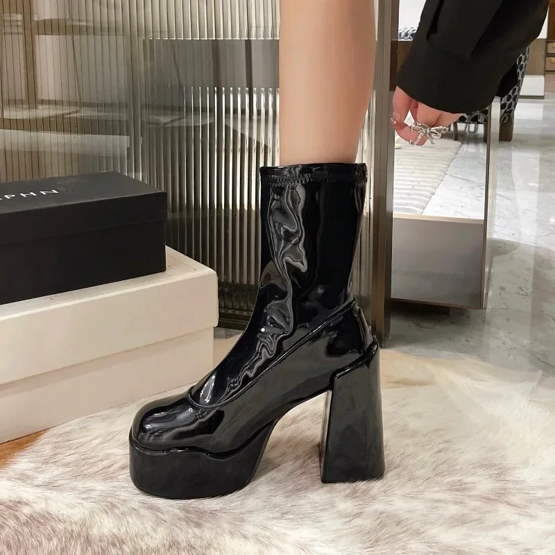 2024 Niche European and American Red Patent Leather Thick Heeled Waterproof Platform Boots, High Heeled Short Boots