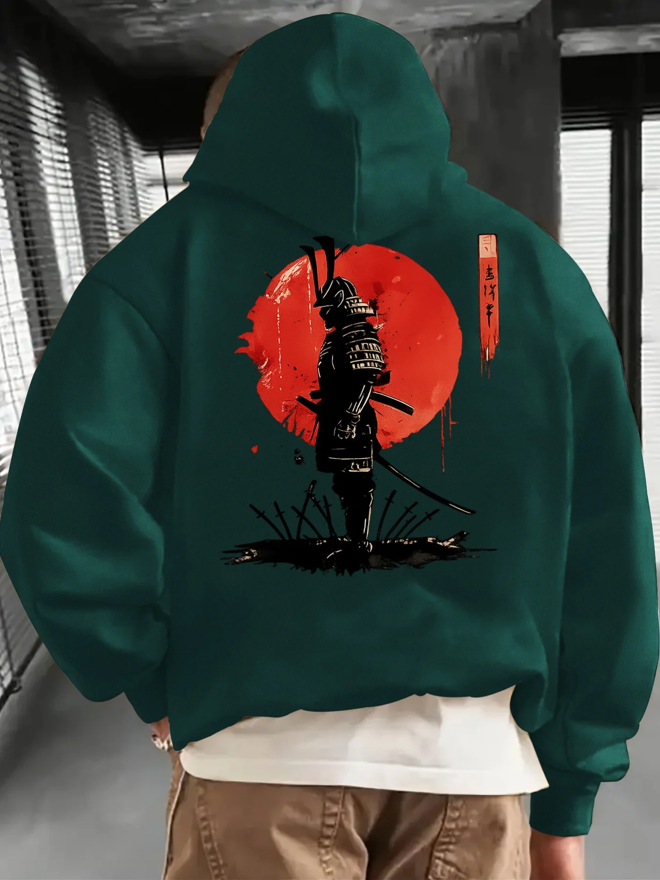 Street style trendy men's casual sports hooded sweatshirt with retro samurai print,comfortable and loose pullover hooded sweater