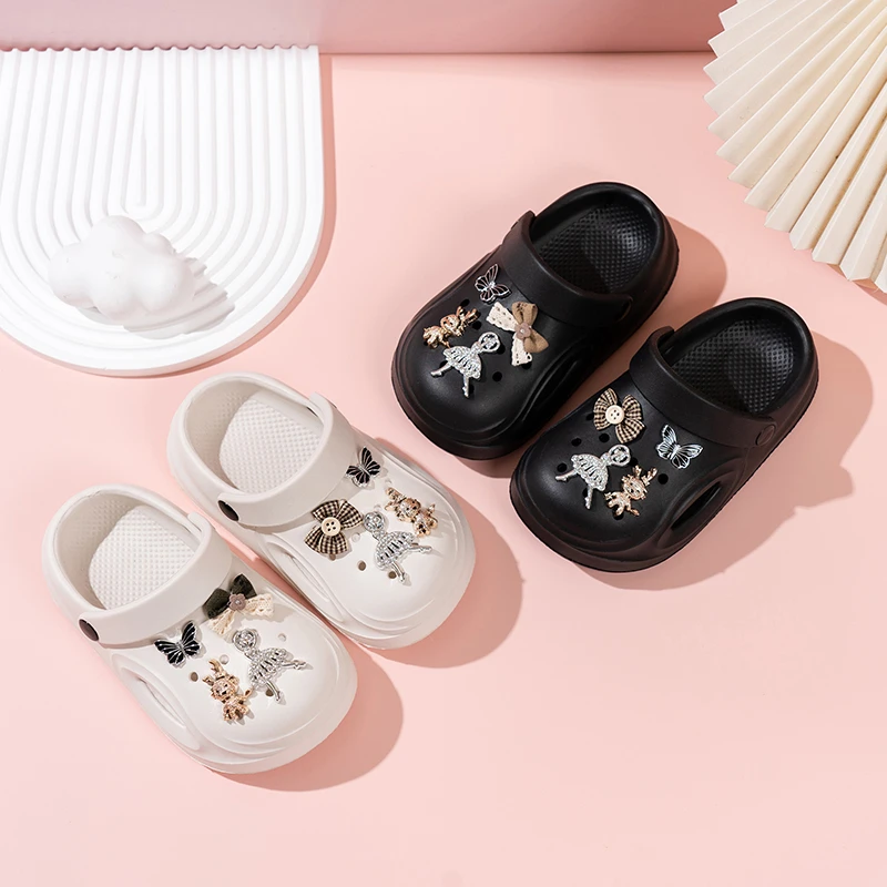 

Girls Slippers Versatile Korean Style Outdoors for Kids Beach Shoes Soft 2025 Summer New Children Princess Shoes Casual Non-slip