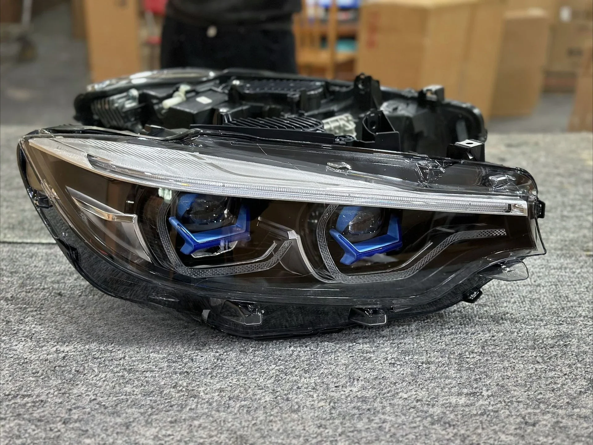 زوج مناسب لـ 13-20 BMW 4 Series F32 مجموعة مصابيح أمامية تعديل الإطار الأزرق M4LED عدسة النهار تشغيل ضوء بدوره إشارة