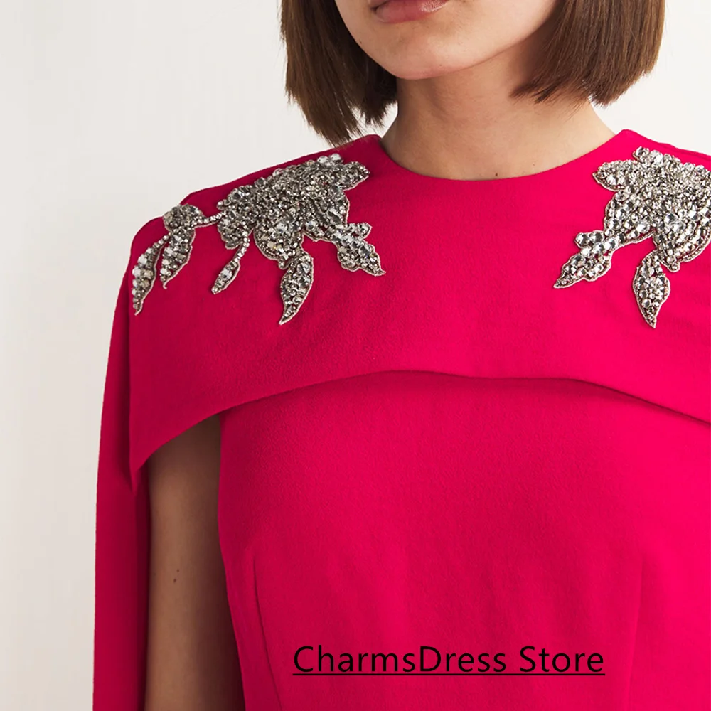 Fuchsia ชุดราตรี Cape ที่กําหนดเองรอบคอลูกปัดคริสตัลตรงความยาวชั้น Arabian PARTY ชุดราตรี