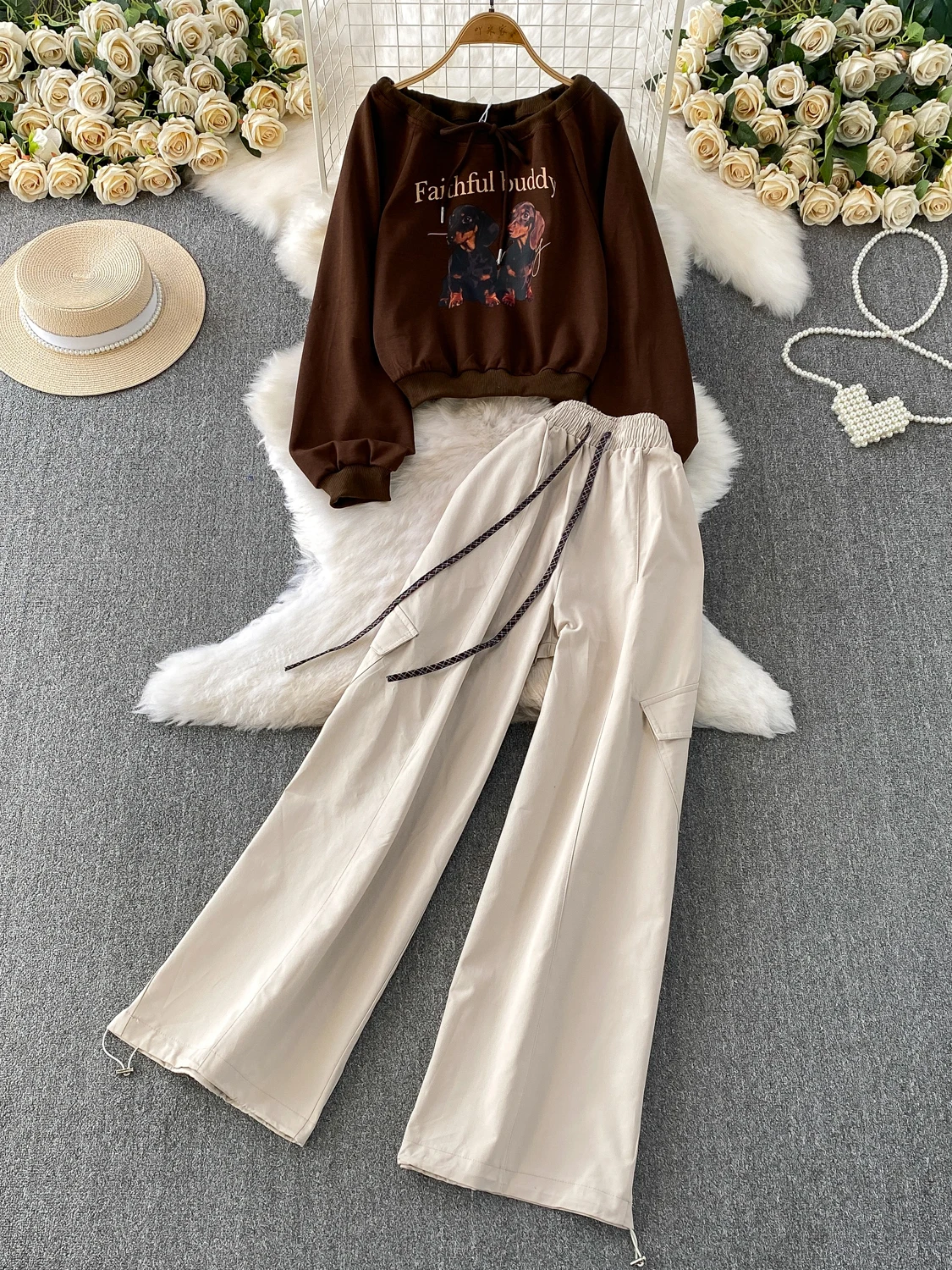 

Faionable с принтом на одно плечо, фонарь Све, свитшот с высокой талией, утягивающие широкие брюки с манжетами, комплект из двух предметов для женщин