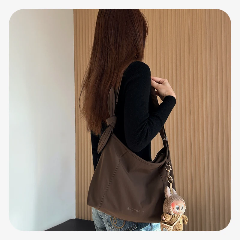 BAGSMART Women Large Capacity Crossbody Bag Casual Shoulder Handbag Waterproof Travel Bag Multi-Function Overnight Shoulder Bag