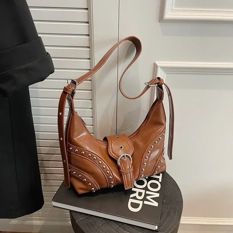 

2025 Women's Retro Underarm Bag - Trendy Rivet, Stylish Dumpling Shape, Textured & Versatile, Shoulder/Crossbody Fashion