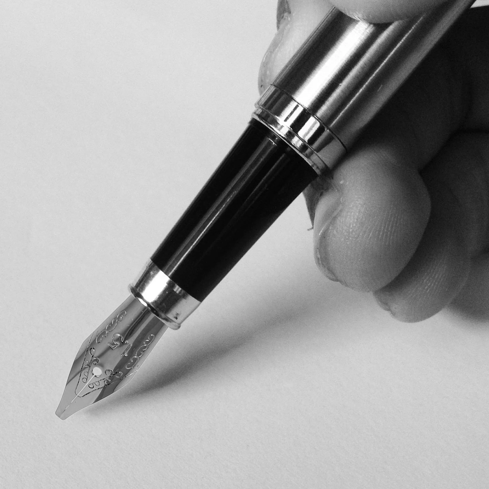 

TEHAUX 20pcs Fountain Pen Nibs Fine Tip Replacement Silver Metal Writing Stationery Set