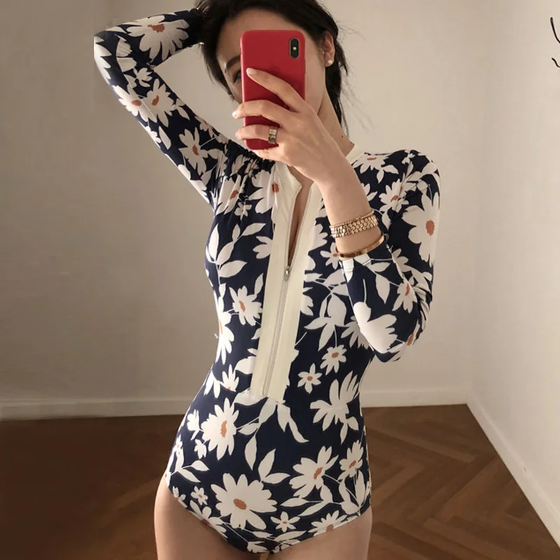 2025 New Swimwear Women Print Floral One Piece Swimsuit Long Sleeve Bathing Suit Swimsuit Vintage Beachwear Surfing Swim Suit