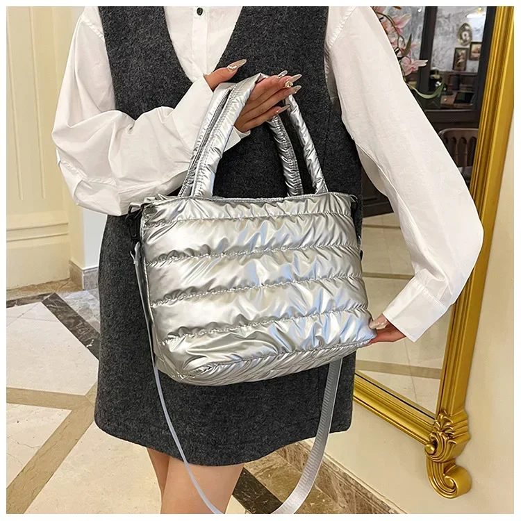 Modische Tragetasche, große Kapazität, mit Baumwolle gepolsterte Tasche, wasserdicht, tragbar, warmhaltende Handtasche, gesteppt, einfarbig, für Freizeit und Winter – Detail 18