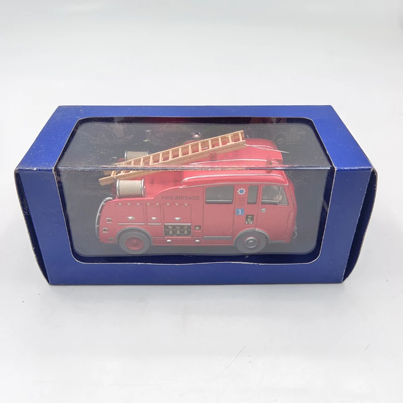 Have Flaws Diecast Alloy 1:43 The Adventures Of Tintin Red British Fire Truck Model -Ladder broken