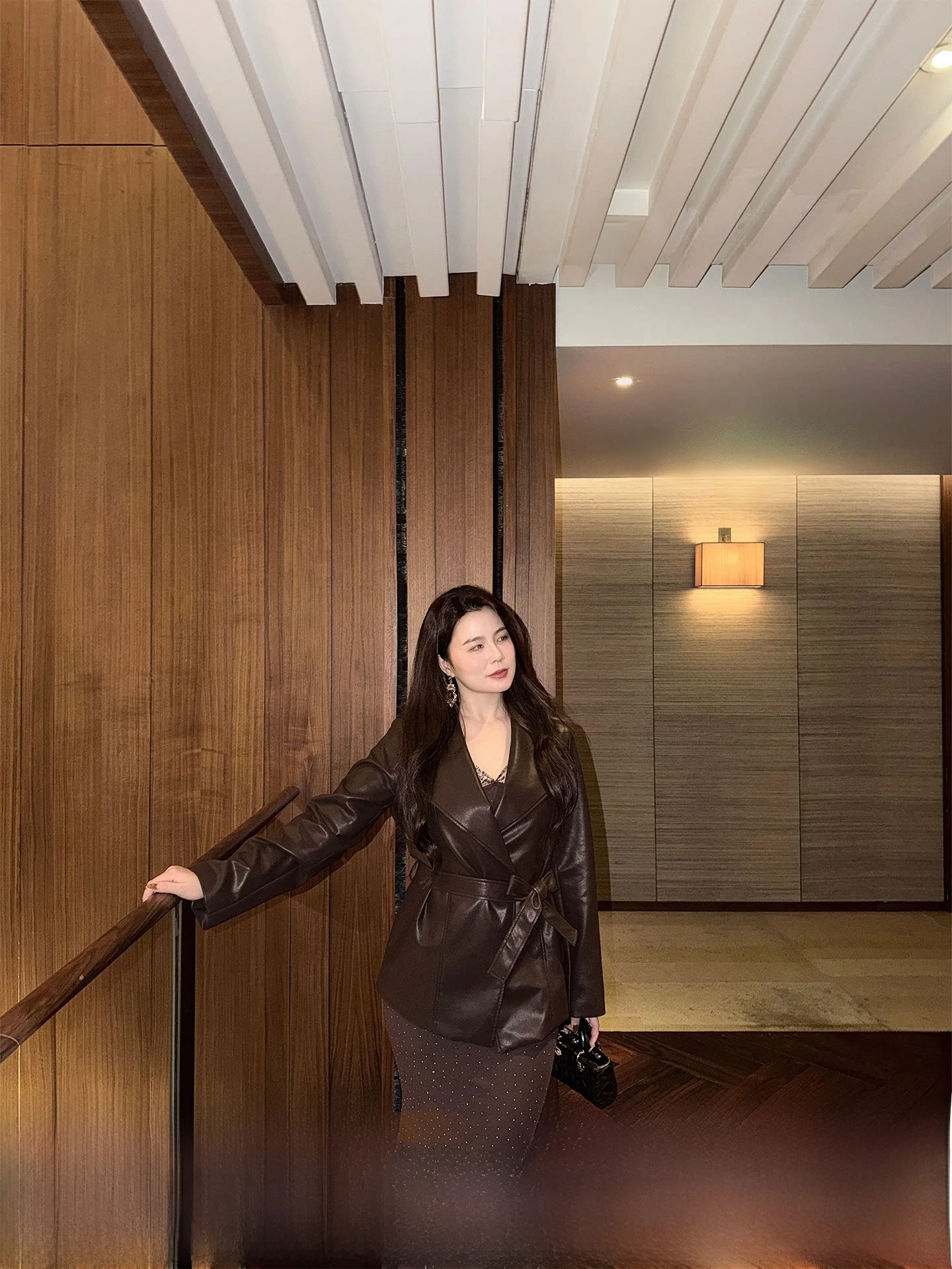 

Large Size PU Leather Jaet with Belt And Stand Collar for plus Size Women Mid-Length Design Autumn Winter Faion Coat