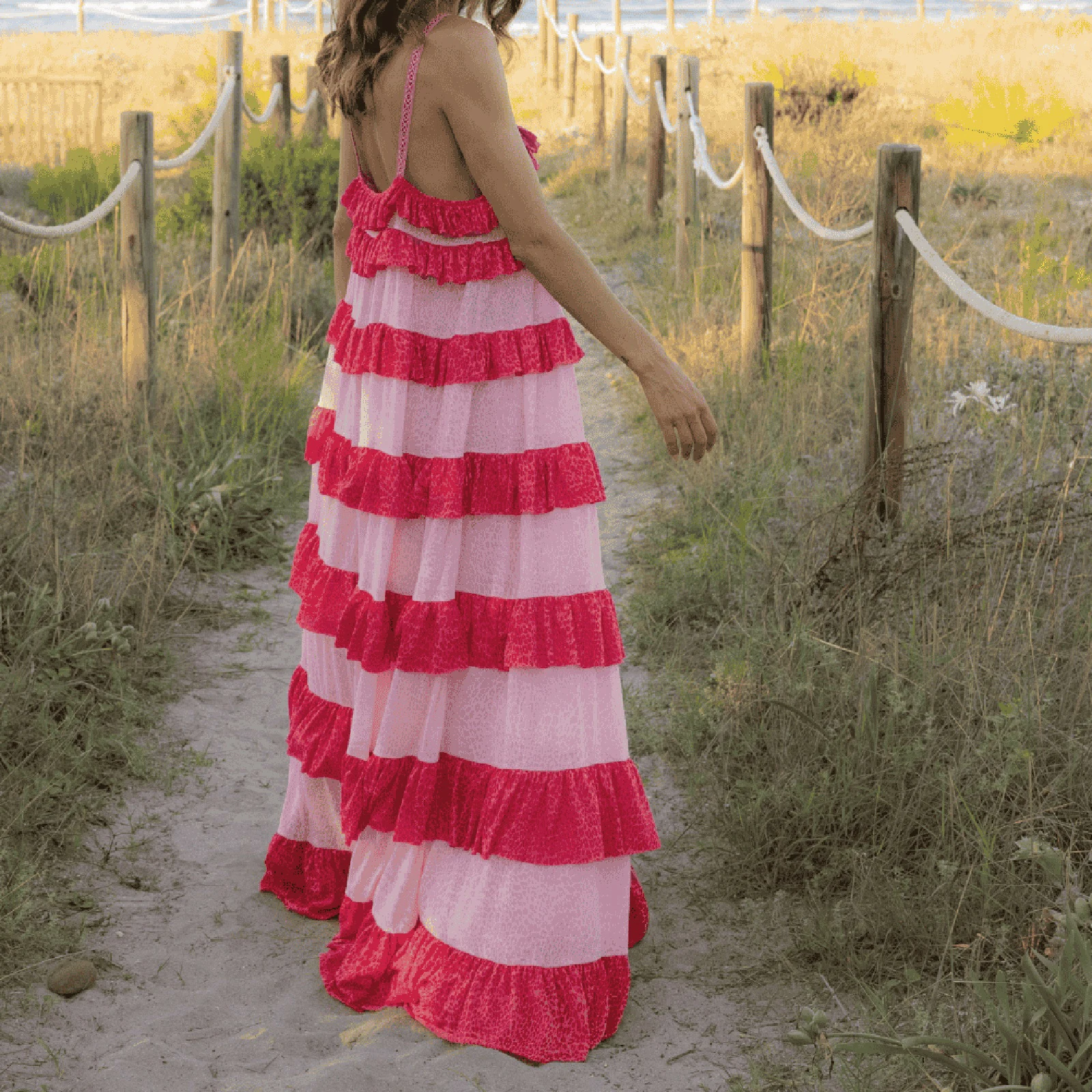 ผู้หญิง Contrast ชั้นยาว Cami ชุดลําลองหลวม Scoop คอสปาเก็ตตี้สายคล้องคอ Backless Tiered Ruffle Dress