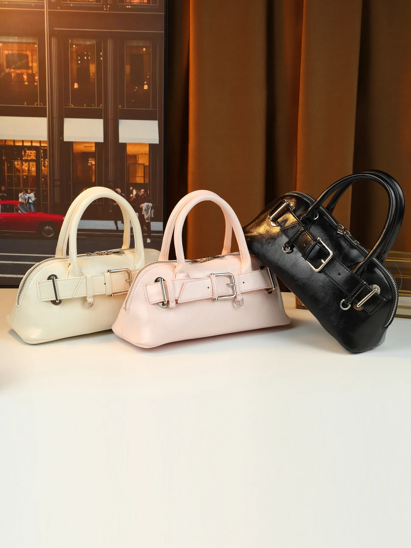 

Stylish and simple new niche belt buckle design small handbag super fire women's versatile shell bag