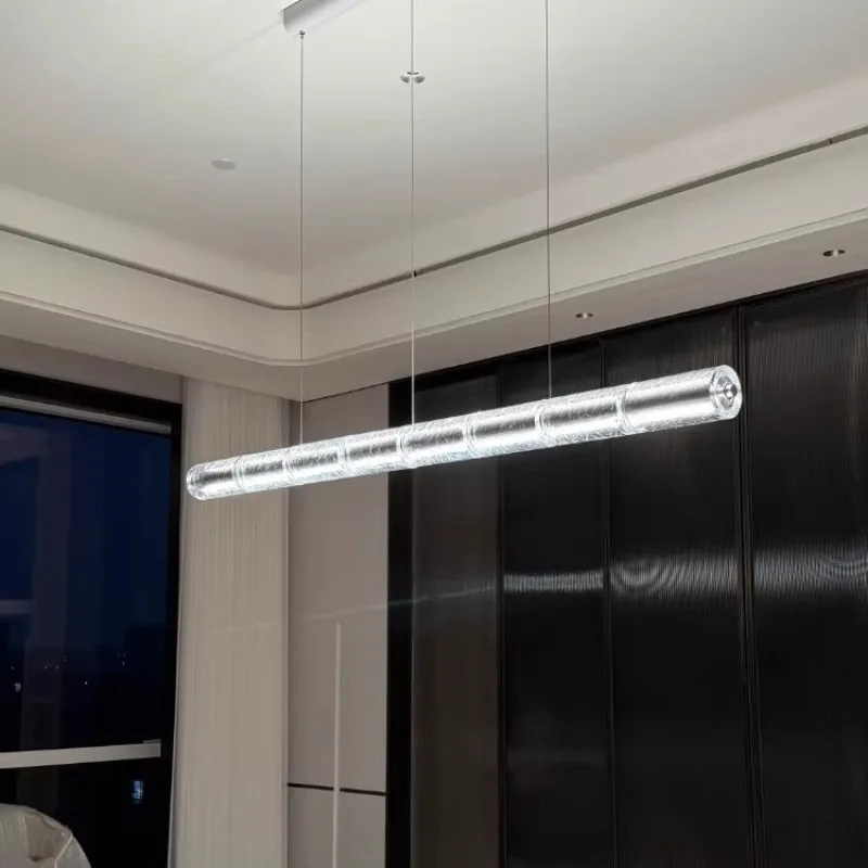 Designer-High-End-Bartheke aus Glas mit langem Tisch, Inseltisch, Restaurant-Kronleuchter