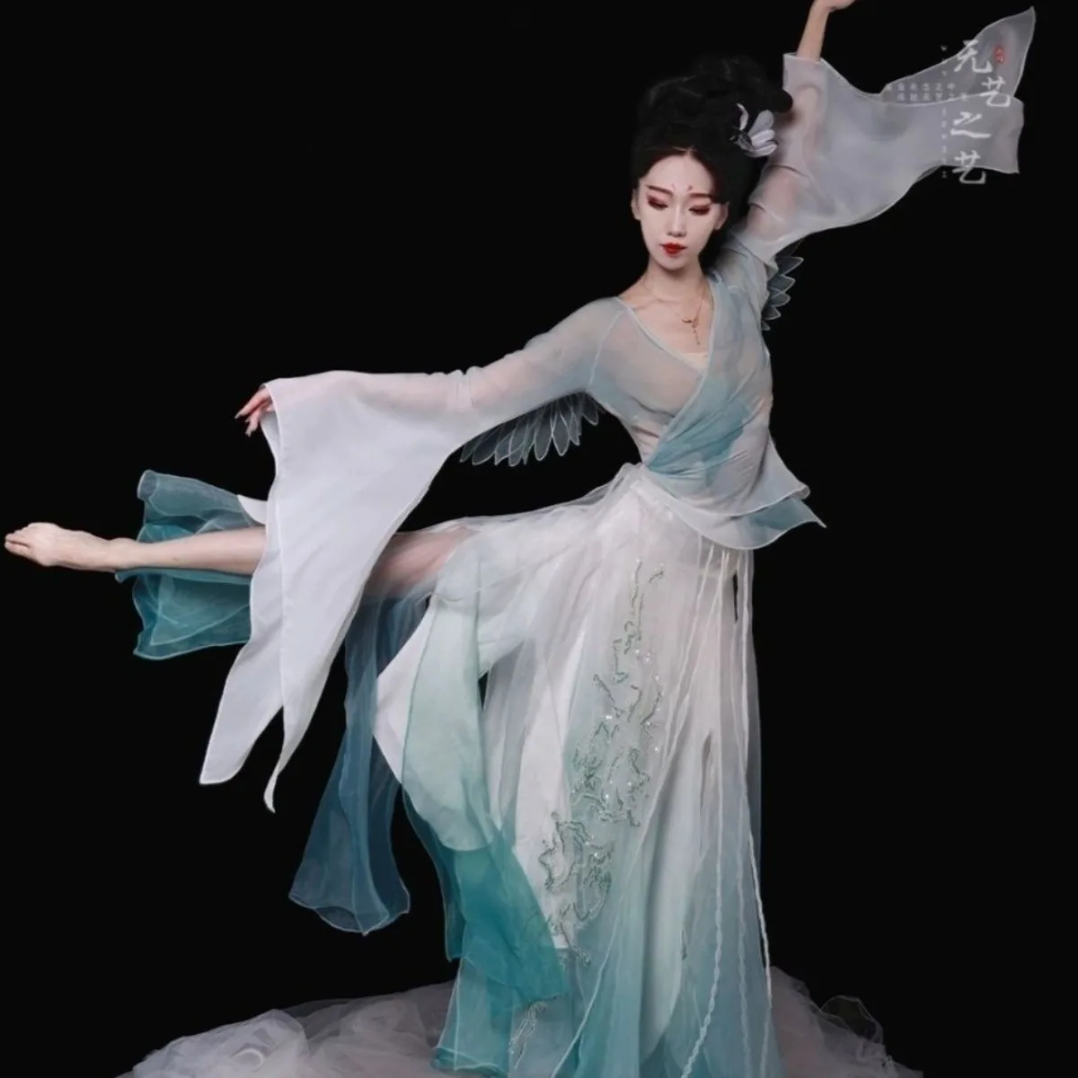 

Танцевальный костюм Ханфу — платье для выступлений с крыльями, расшитое бисером и вышивкой, художественное сценическое платье, женский сценический костюм, комплект