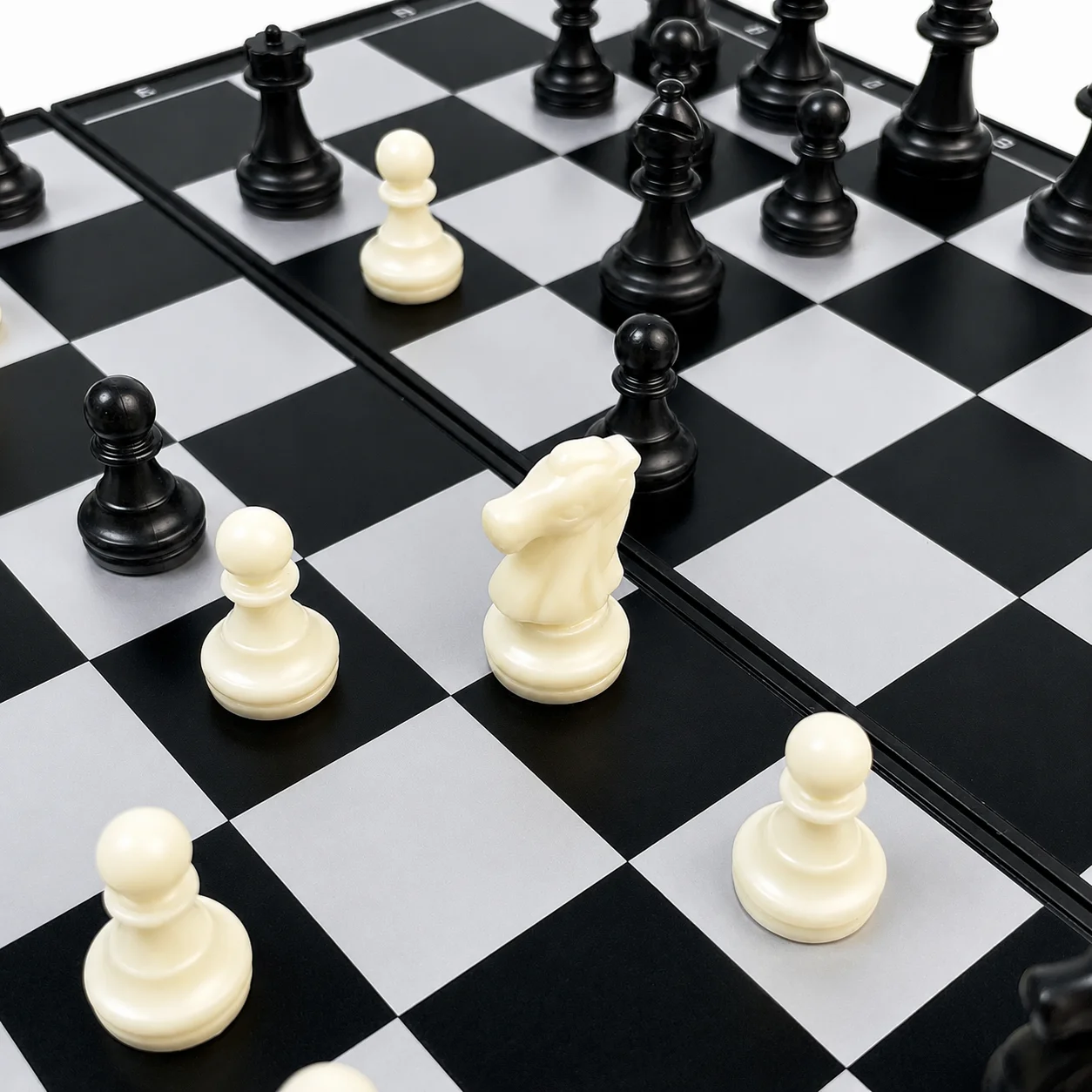 19 x 19 cm großes, faltbares m – Magnetic Travel Chess Bewertung und Preis