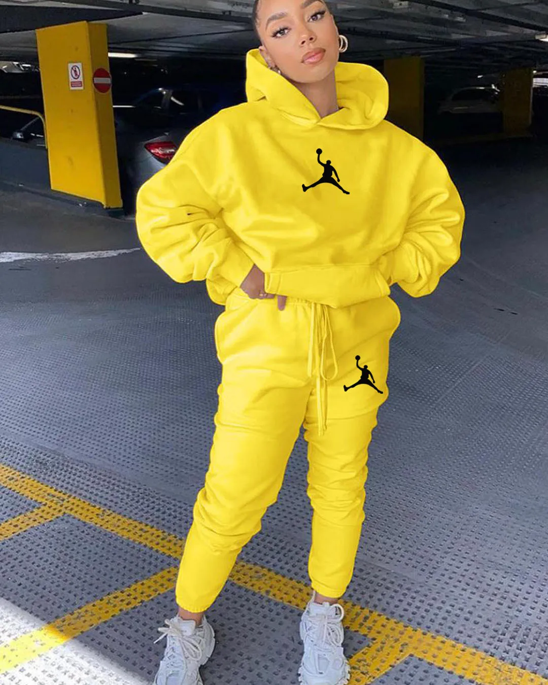 أزياء رائجة البيع الرجال رياضية في الهواء الطلق الرجال اليومية الراحة مقنعين ملابس رياضية واحدة و Sweatpant رجل بدلة رياضية الركض بسيطة