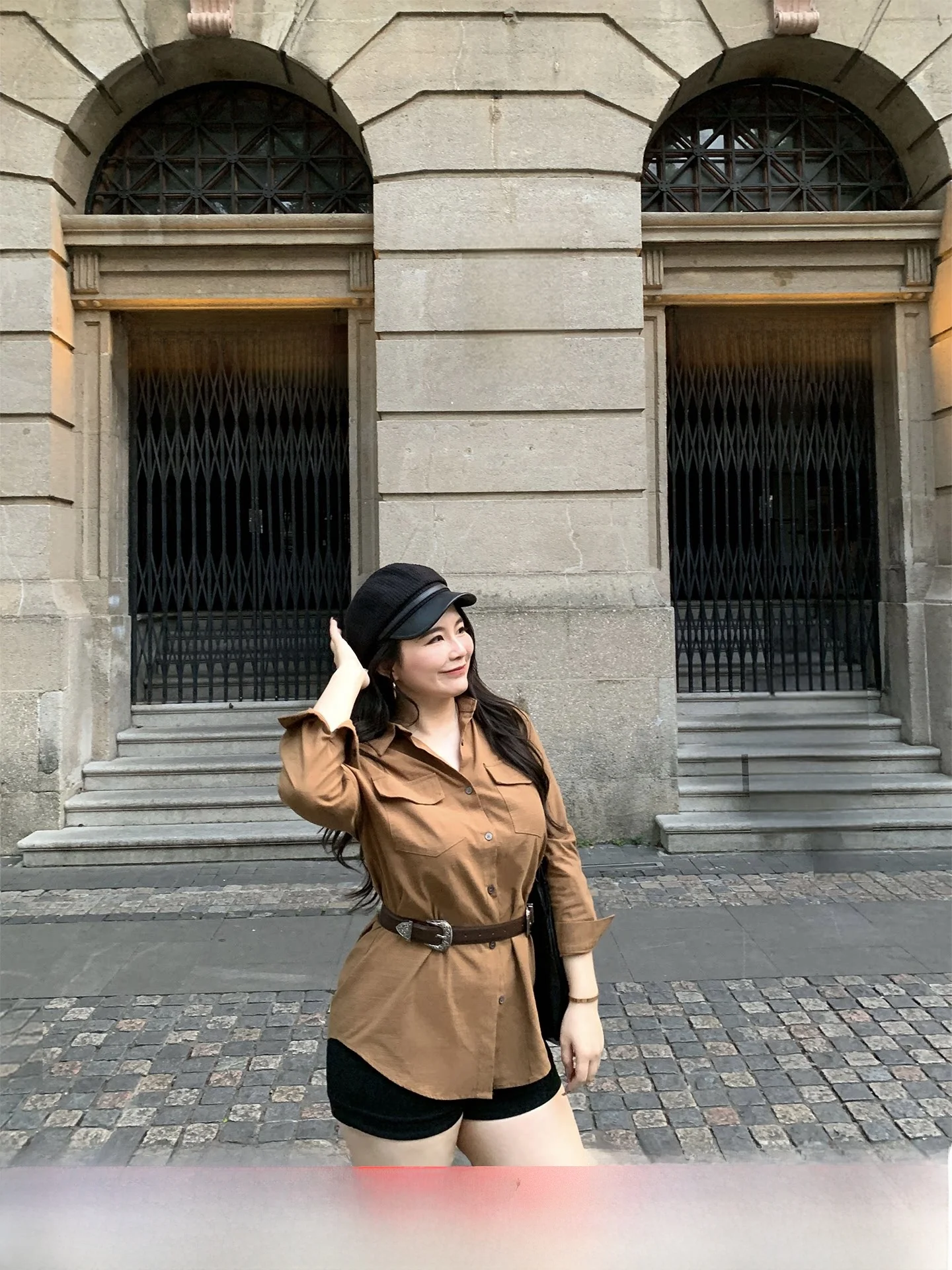 

Свободная повседневная рубашка больших размеров с поясом, осенняя новинка в стиле Old Money, женская модная дышащая блузка с длинным рукавом на пуговицах