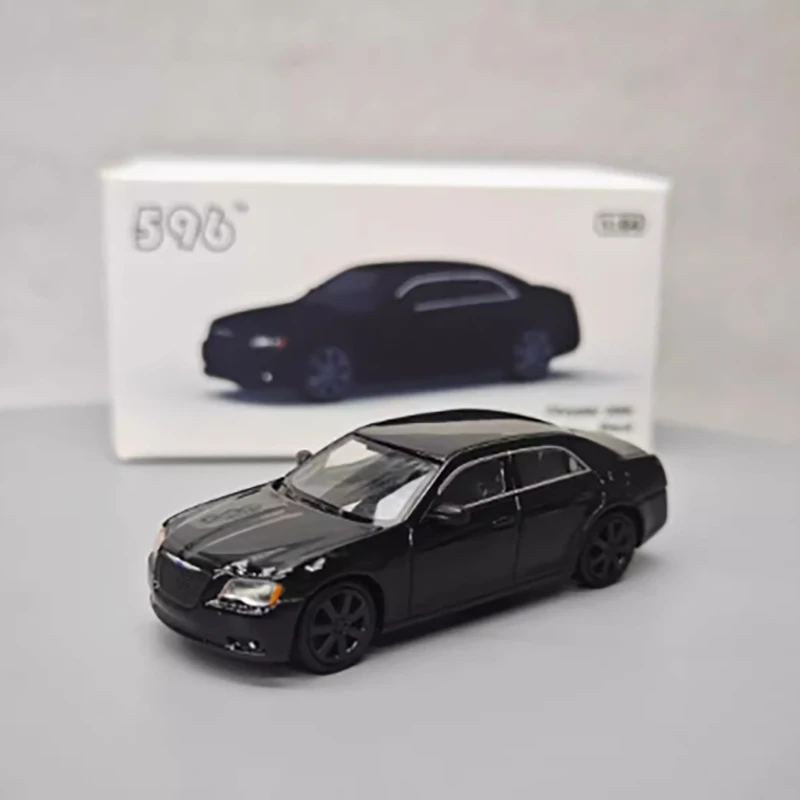 

596 масштаб 1:64 черный литой под давлением модель автомобиля из сплава готовый продукт 300c орнамент подарок классическая коллекция
