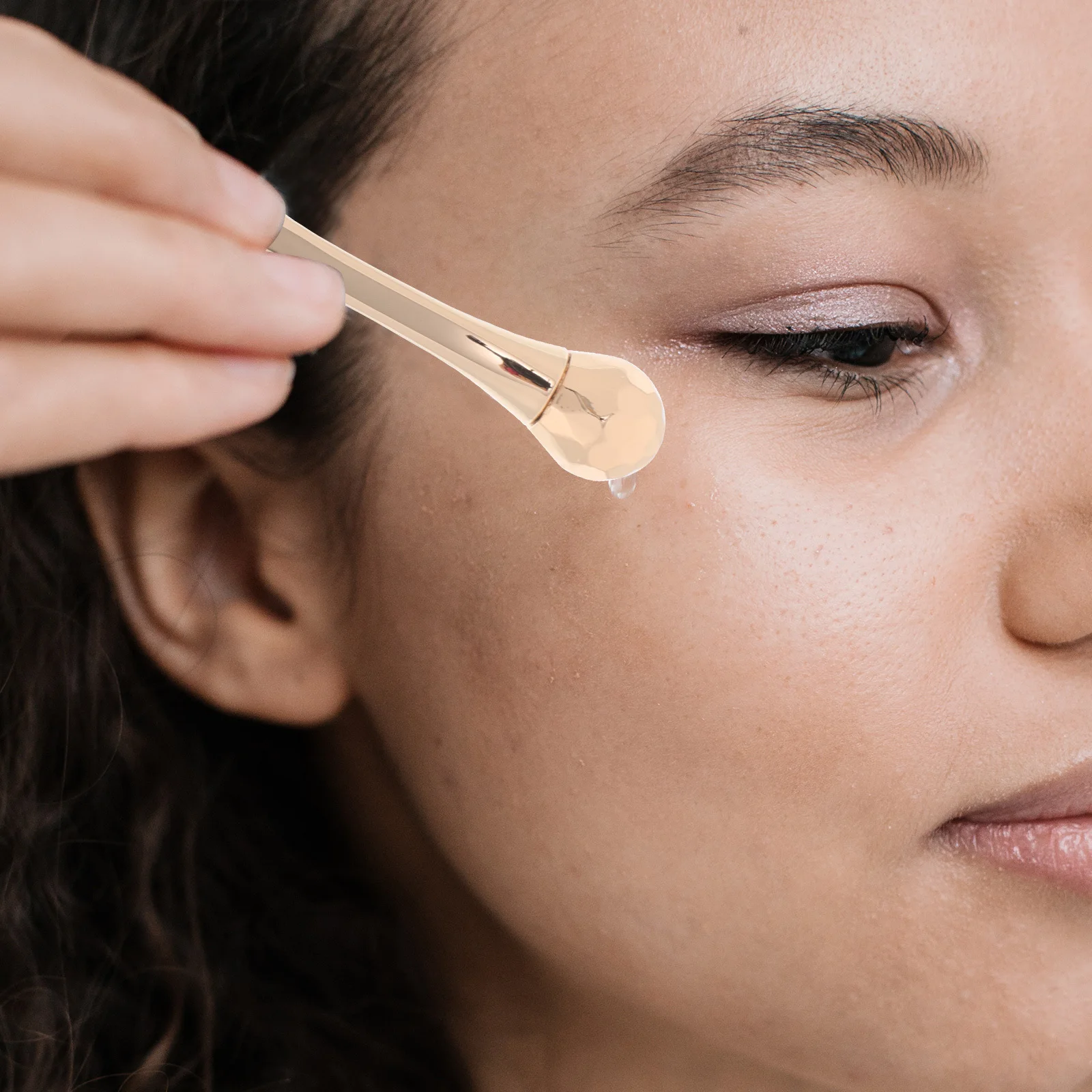 Rodillo de crema para ojos de Metal, aplicador de crema facial, rodillo de masaje de ojos portátil, herramienta de bola, espátula para el cuidado de la piel
