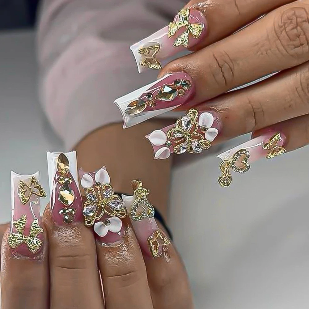 50 szt. Losowe Mieszane Cyrkonie Diamentowe Kryształki Rhinestone Luksusowe Złote Srebrne Ozdoby do Paznokci w Kształcie Motyla/Kokardy/Serce do Manicure