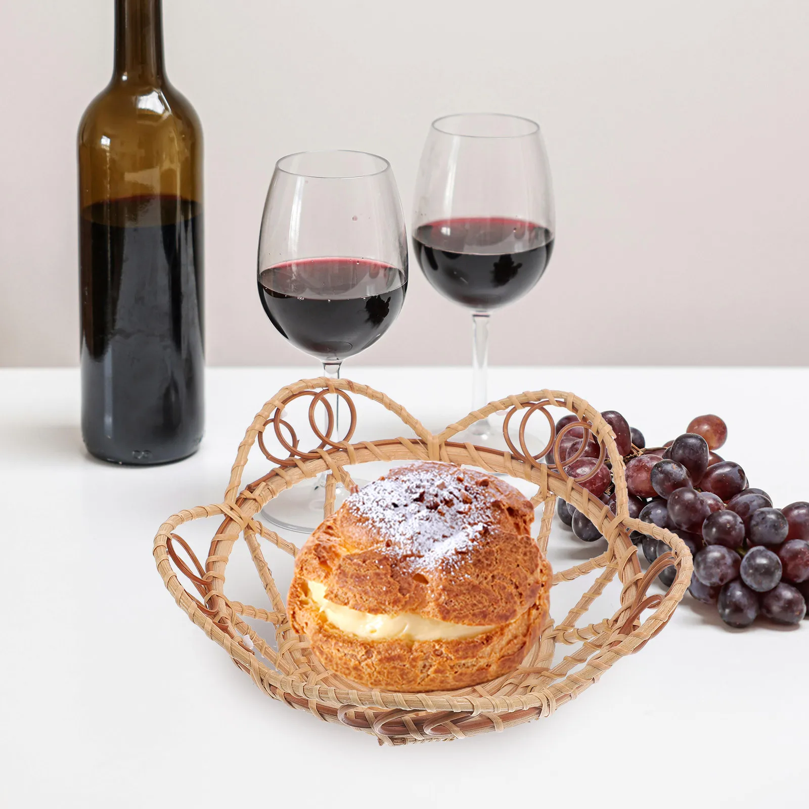 سلة فاكهة الروطان الطبيعي المنسوجة يدويا تخزين تخزين وعاء تقديم المنسوجة حاوية الوجبات الخفيفة للمنزل المطبخ مقهى صينية مزخرفة