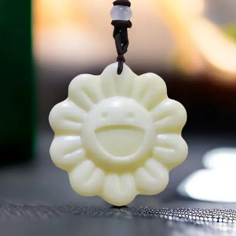 

Natural Real Jade Sunflower Pendant Necklace Fashion Amulet Carved Jewelry Luxury Vintage Gifts for Women Men Charm Gemstones