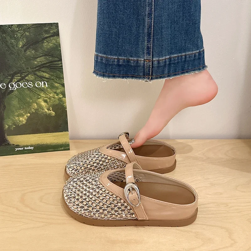 

2026 New French Flat Closed Toe Slippers Hollow Rhinestone Breathable Summer Casual Slides