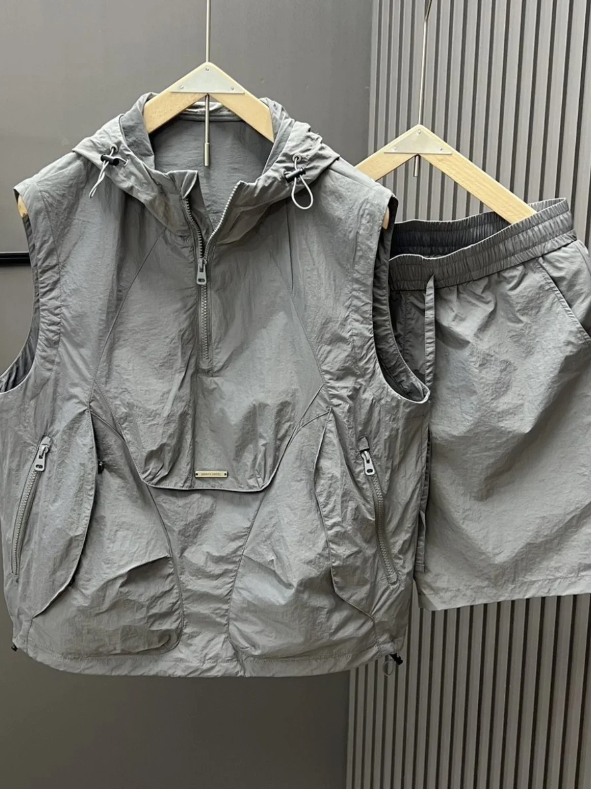 Casual Hooded Sleeveless Suit Men's Summer Workwear Thin Loose Fashion Couple Sleeveless Waistcoat Shorts Two-Piece Set Men