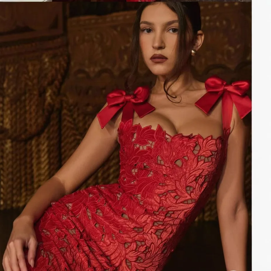 

2025 Spring and Summer Temperament Light Luxury Bow High-end Embroidery Hollow Hip-wrapped Dress