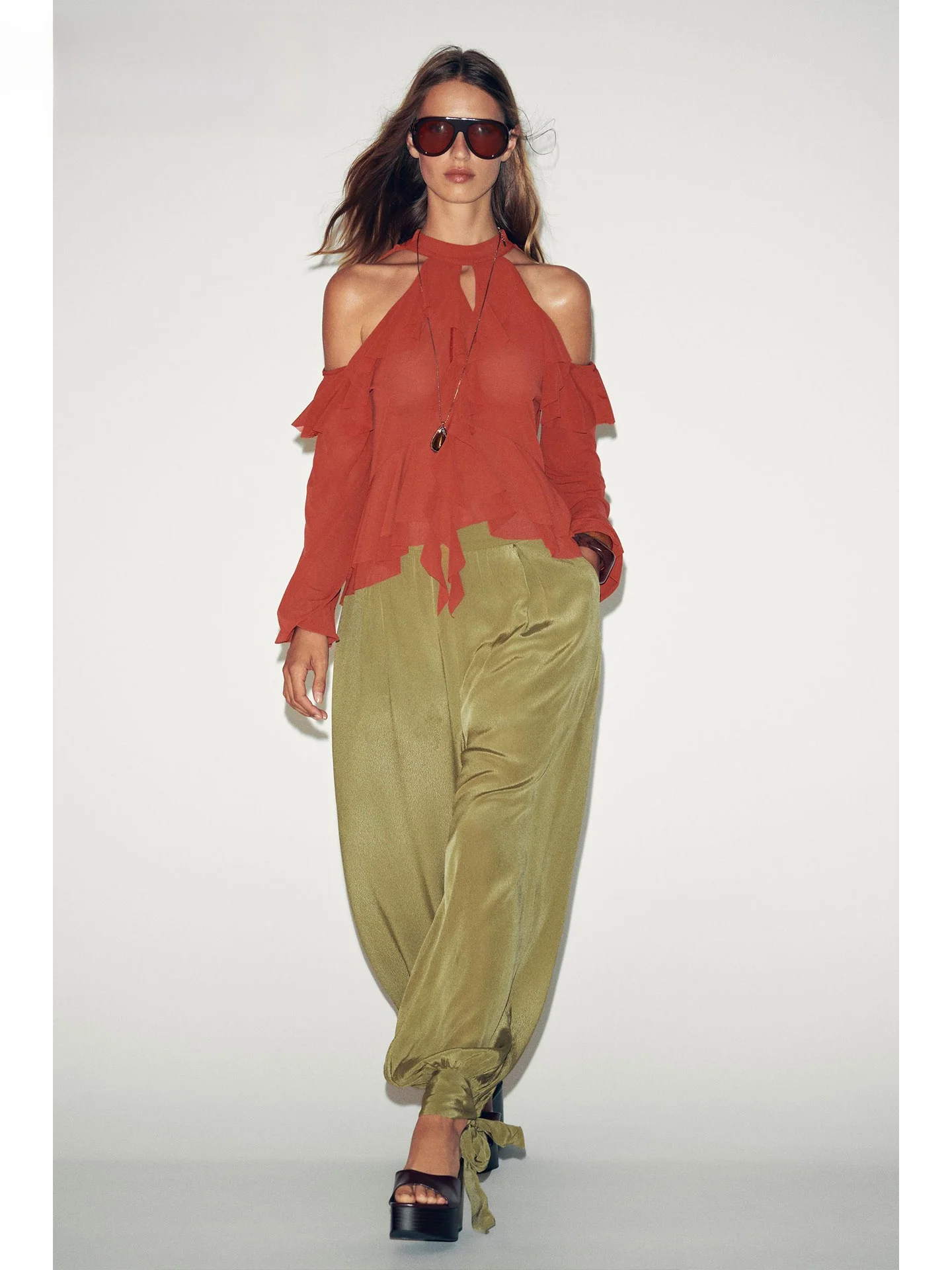 

ZAPRHA 2022, осенний новый Sle Long Sve oulder Bared irt Ne, подвесной декоративный многослойный женский топ для девочек Faion