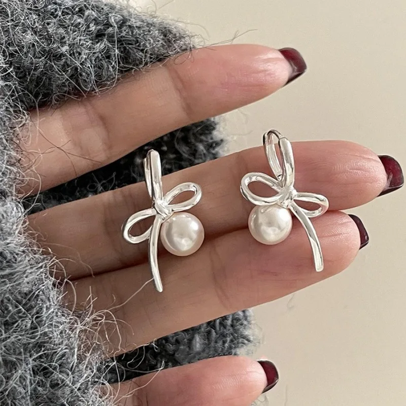 New Year Asymmetric Pearl Bowknot Earrings for Women Minimalist Drop Earring Fashion Jewelry Lady Valentine Gift Party Wedding