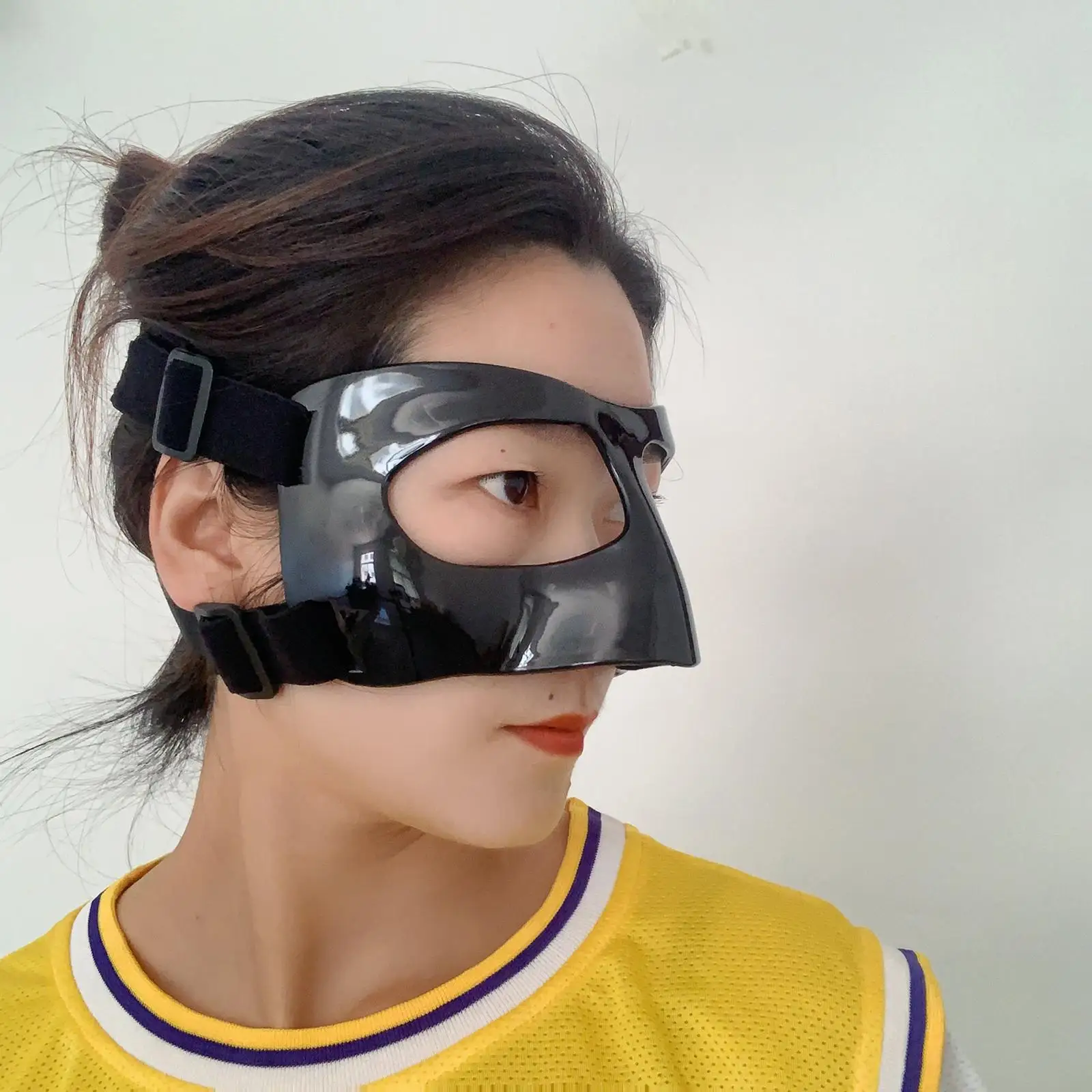 Adjustable Basketball Nose Protector Facial Guard Shield Polycarbonate Mask for Sports Training and Recovery