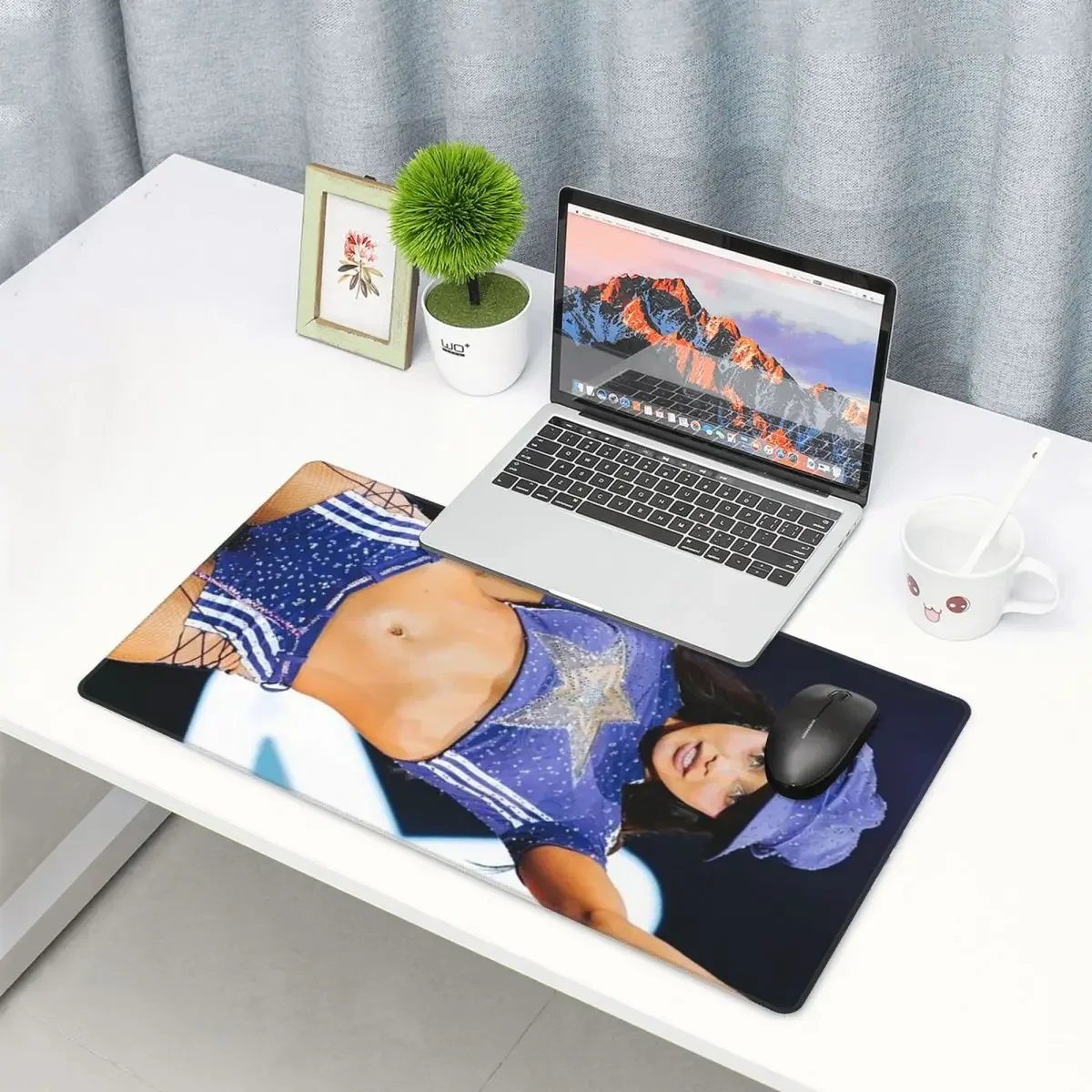 Large Mouse Pad Singer Emilia Mernes Cover Emilia Mp3 Gamer PC Laptop Mats Keyboard Carpet Computer Gaming Accessories Desk Mat