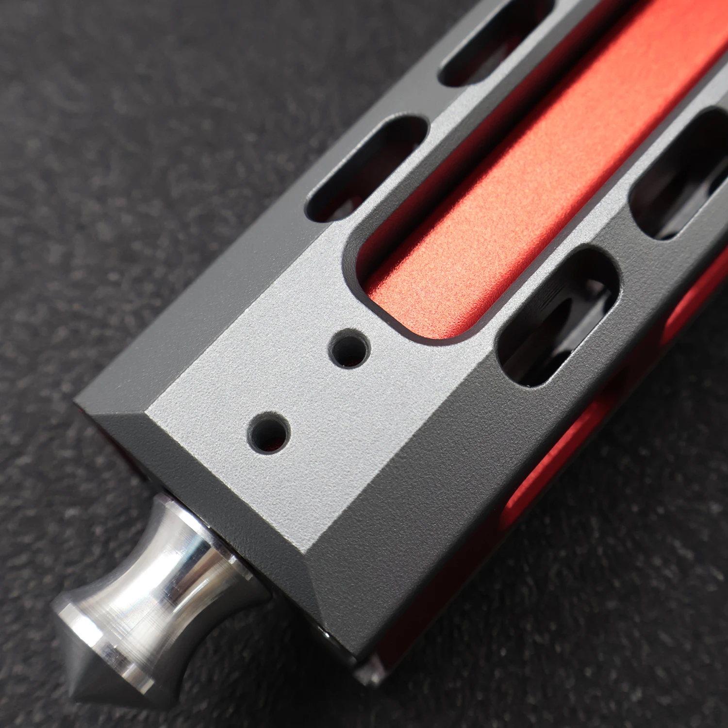 8-mm-Stahlkugelmagazin, quadratisches Magazin aus Aluminiumlegierung, Ersatzmagazin für Repetier-Schleuder, Zubehör für den Außenschießsport. – Detail 8