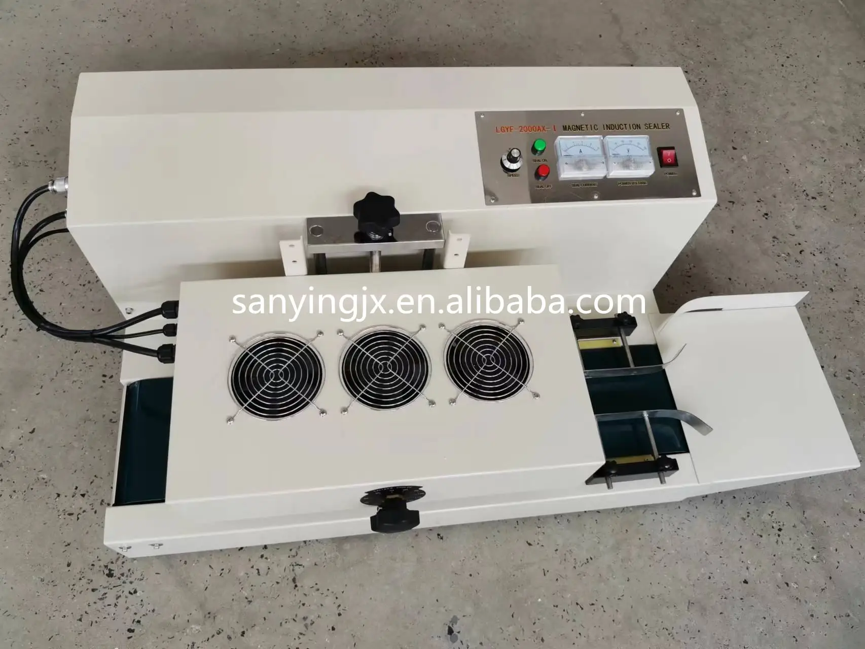 LGYF2000AX-I Automatic Plastic Bottle Sealer Painted Cover Aluminum  Continuous Induction Sealing Machine