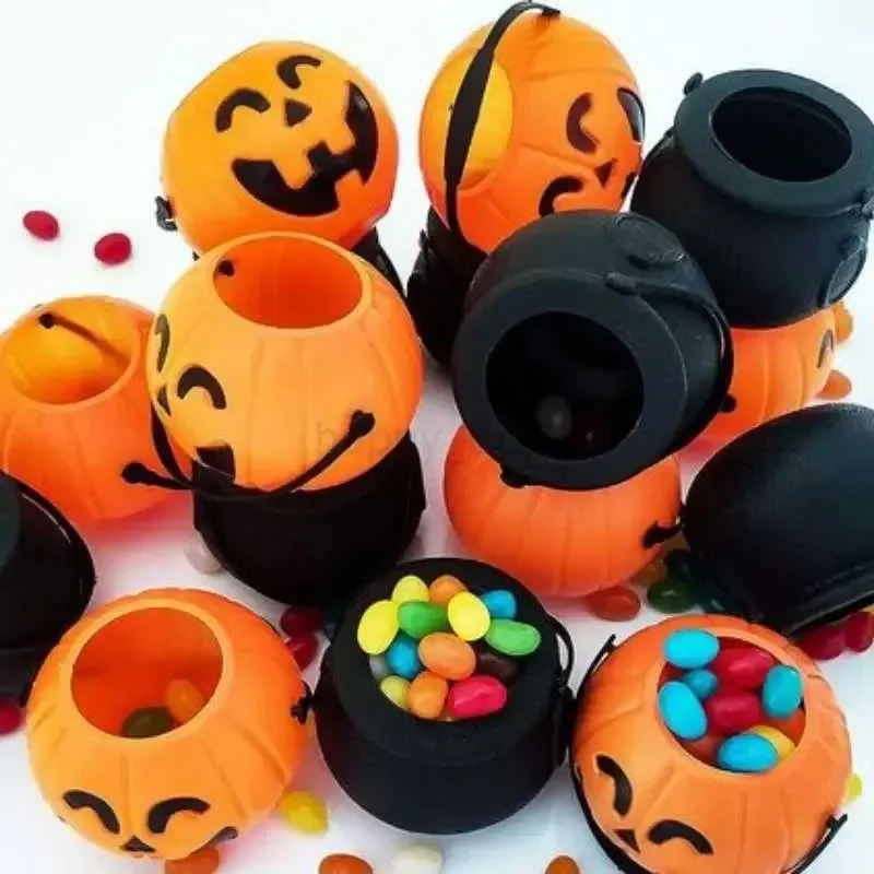 

10pcs Mini Halloween Candy Bucket Pot Witch Skeleton pumpkin Cauldron Holder Jar Trick Or Treat Halloween Party DecorationsCL2