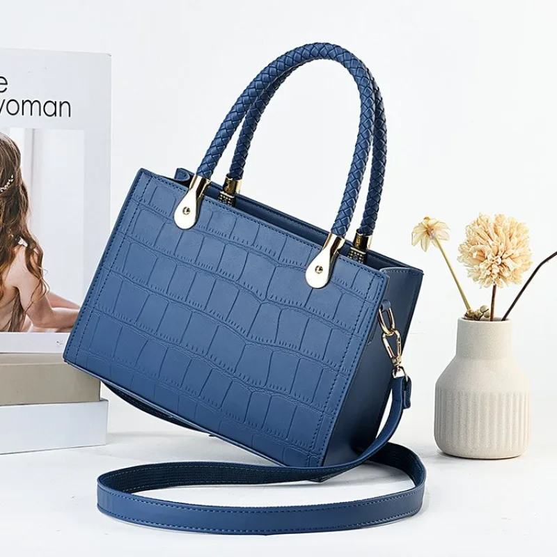 

Unique Texture Diaper Bag Women's Luxury Leather Tote Vintage Crossbody Bag Minimalist Designer Large Capacity Elegant