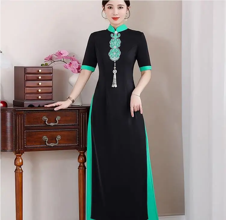 

Women's Vietnamese Oda Cheongsam Set High End Stage Performance Clothing