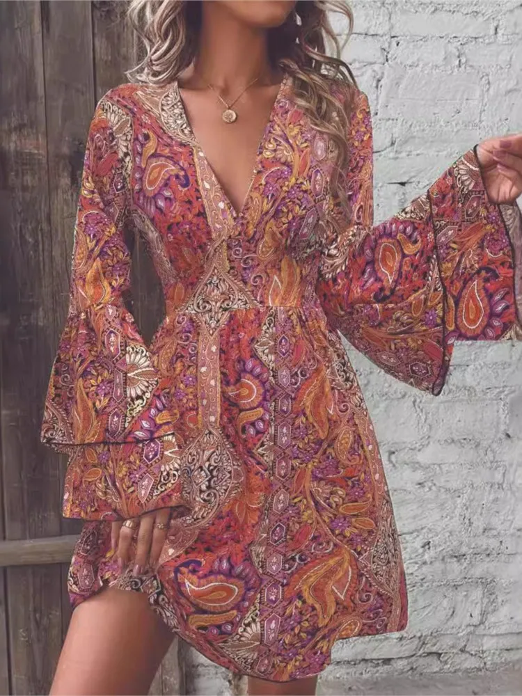 2024 Autumn Winter New Fashionable Women\'s Paisley Printed Sexy V-neck Trumpet Sleeves Casual Loose Dress