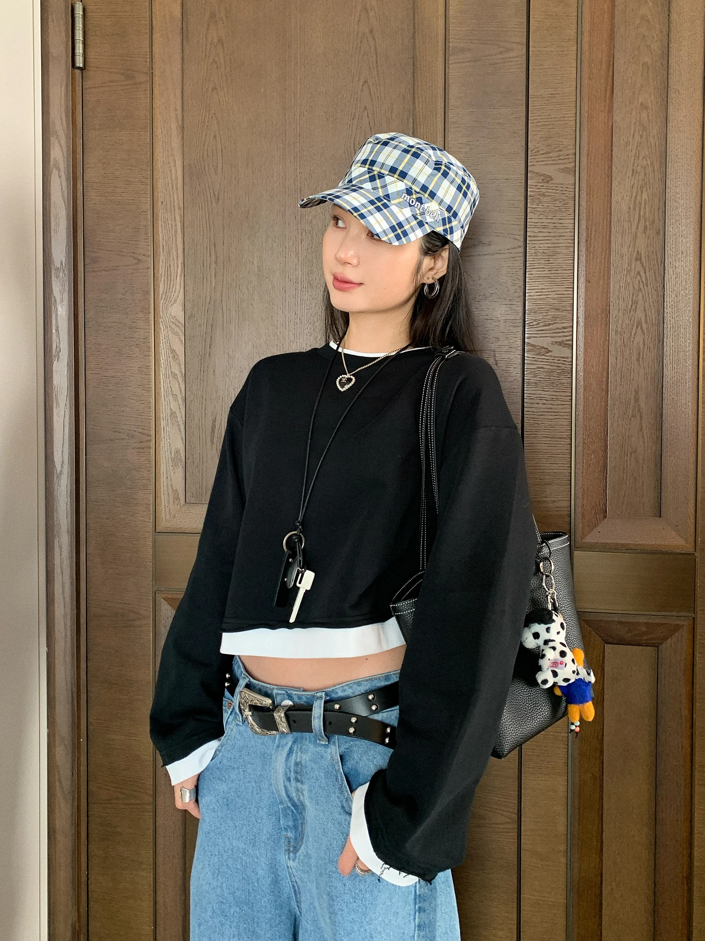 

Повседневный свитшот с длинными рукавами и круглым вырезом, с дизайнерскими вставками, универсальный, черно-белый, в расслабленном стиле, женский, свободного кроя, из смесового хлопка