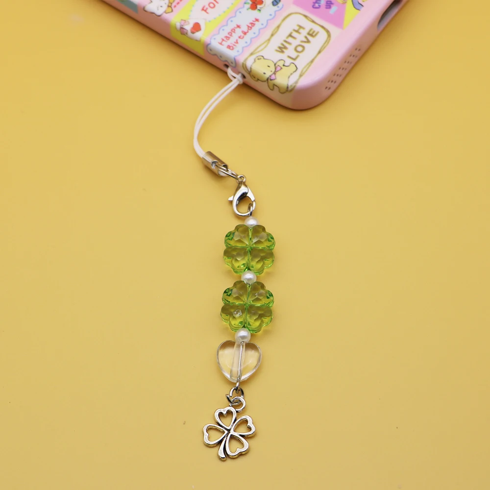 Y2K Lucky Clover Herz Handyanhänger Gurt Grüne Perlen Handyhülle Handy Lanyard Taschenanhänger für iPhone Schlüsselanhänger – Detail 1