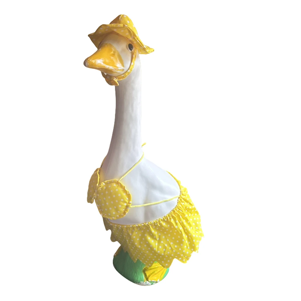 Außentreffen, Gartendekoration, verspieltes Design, verspielte Gartendekorationideen, fröhliche, ästhetische, festliche Kleidung