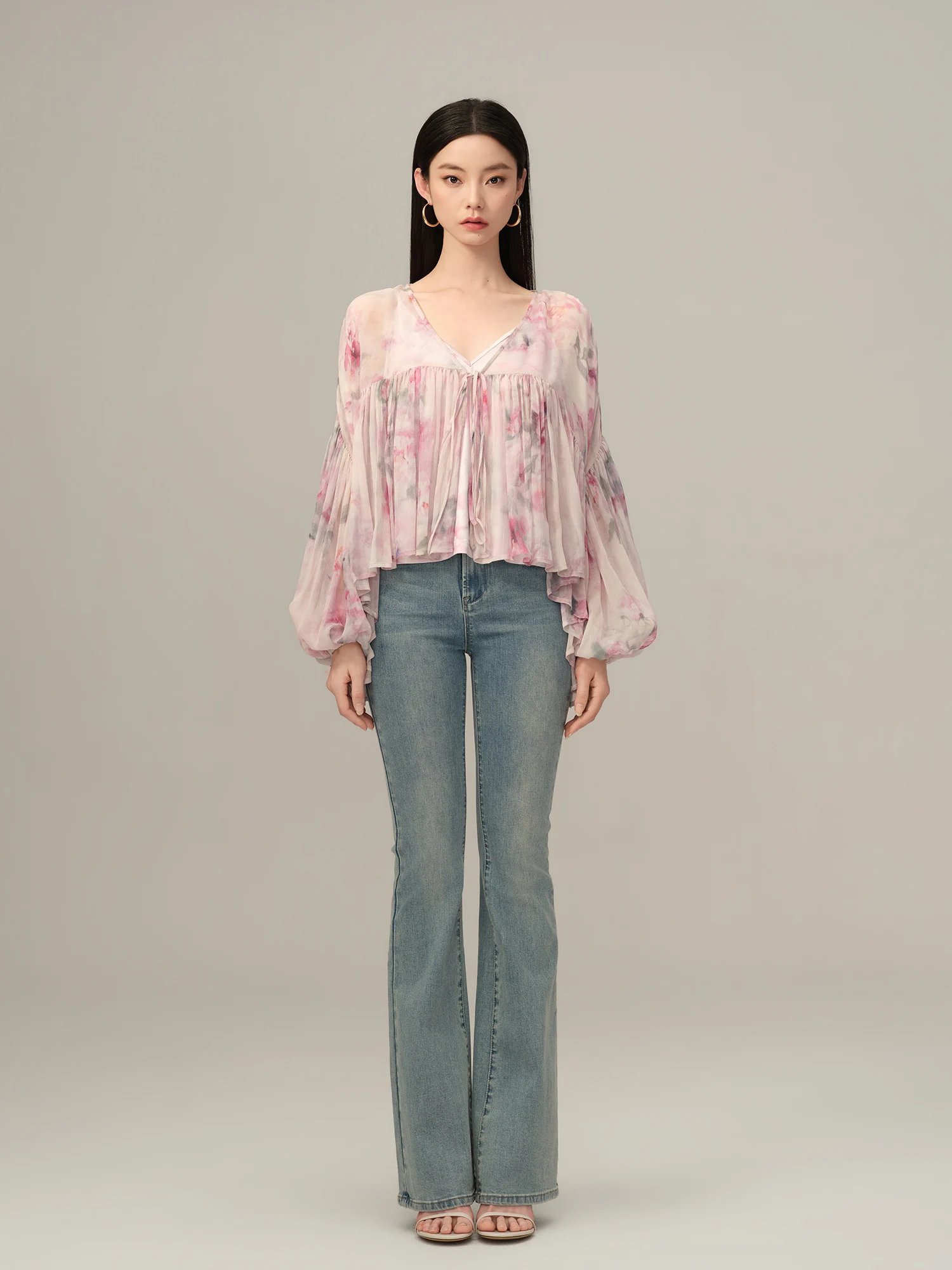 

PINKWIN Silk Diffuse Print Women's irt Spring 2026 New Sle Ele Loose Fit Long Sve V-Ne ort Length Cardigan